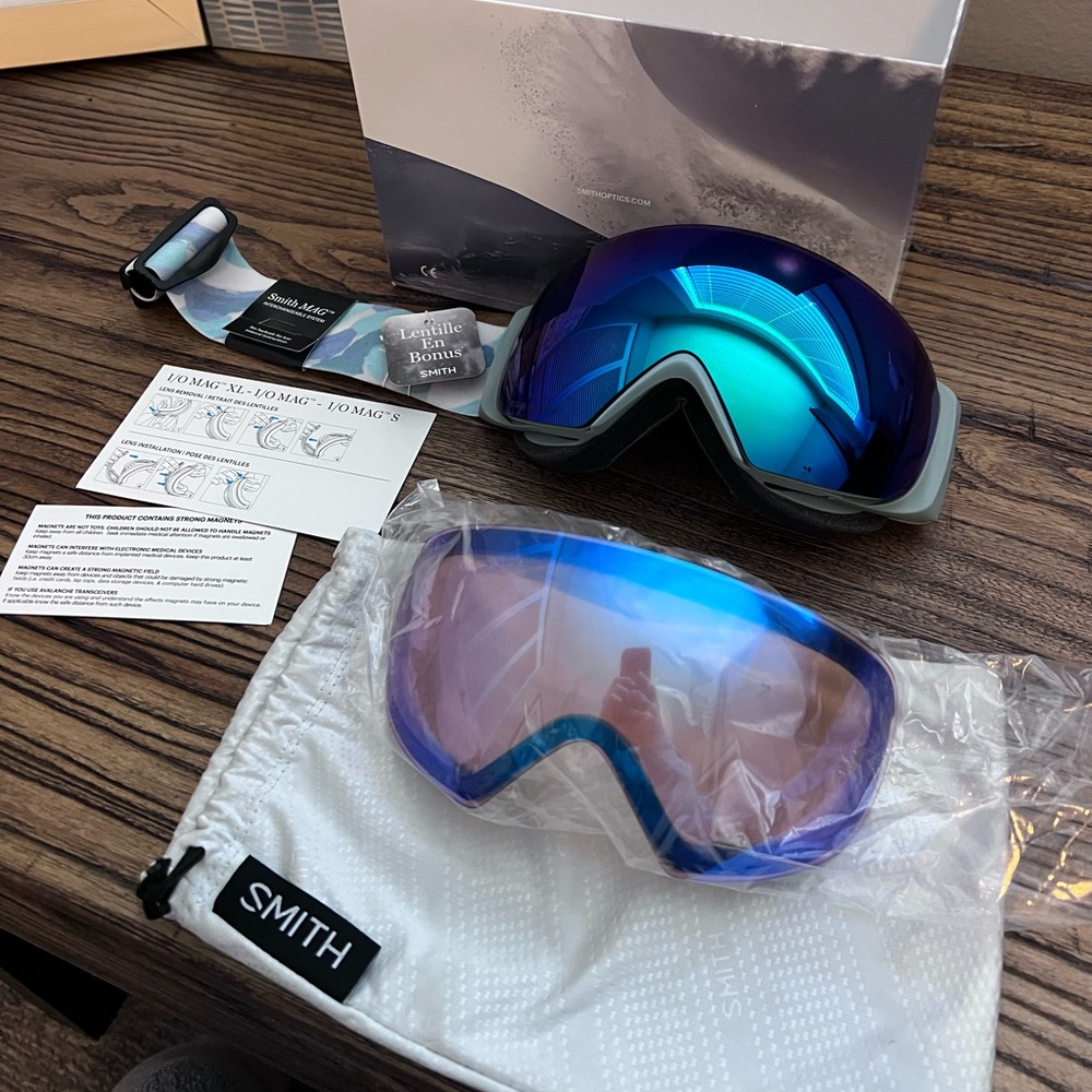 I/O MAG S Smith Goggles. Brand New. Never worn. With tags.